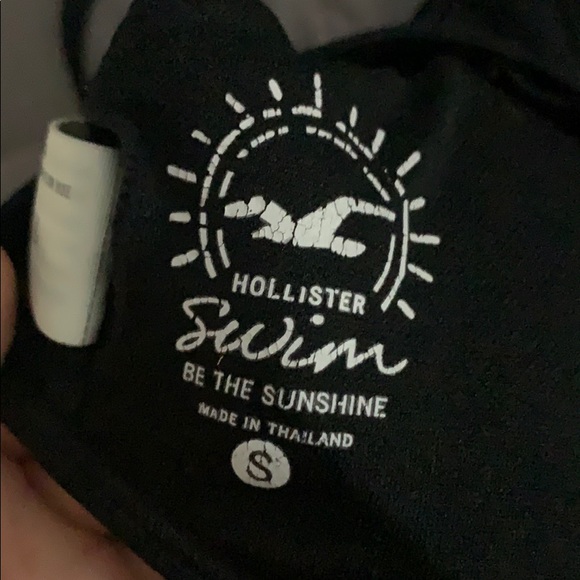 Hollister bikini top - Picture 2 of 2